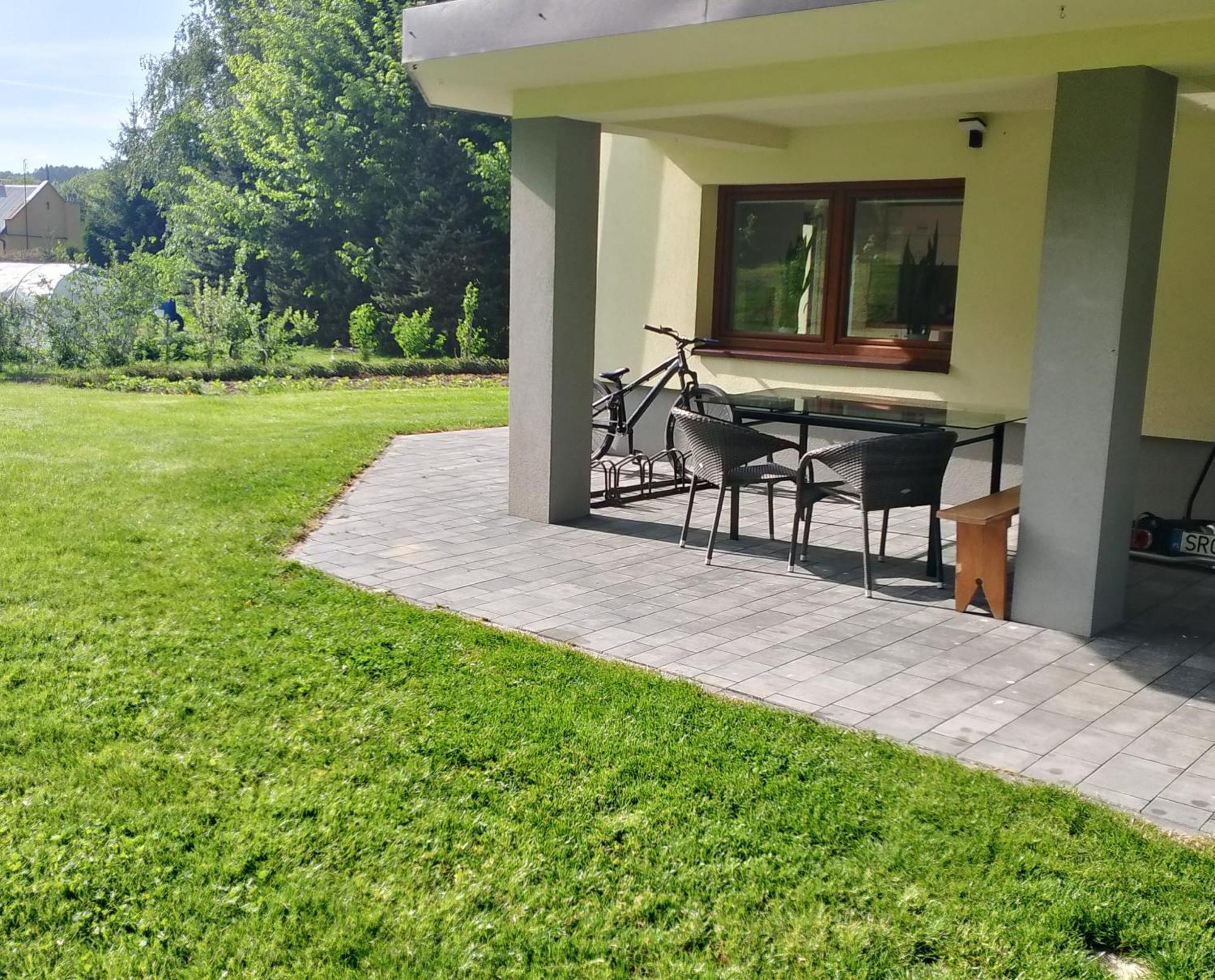 Apartament Z Ogrodem I Przemyśl Esterno foto